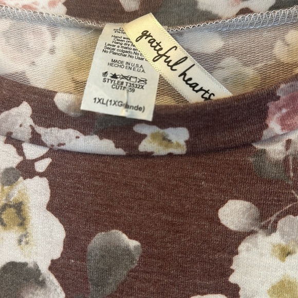 NWOT Grateful Hearts pullover - Picture 2 of 3